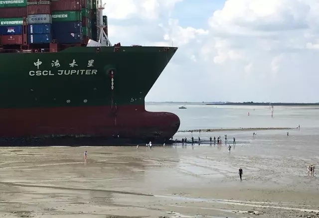 【最新】超大集装箱船在荷兰发生严重搁浅，船期或将延误！外贸&货代企业请注意！